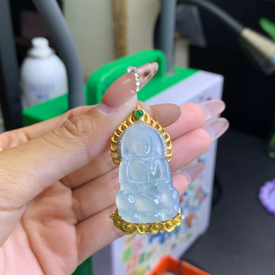 翡翠18K金镶嵌颈饰