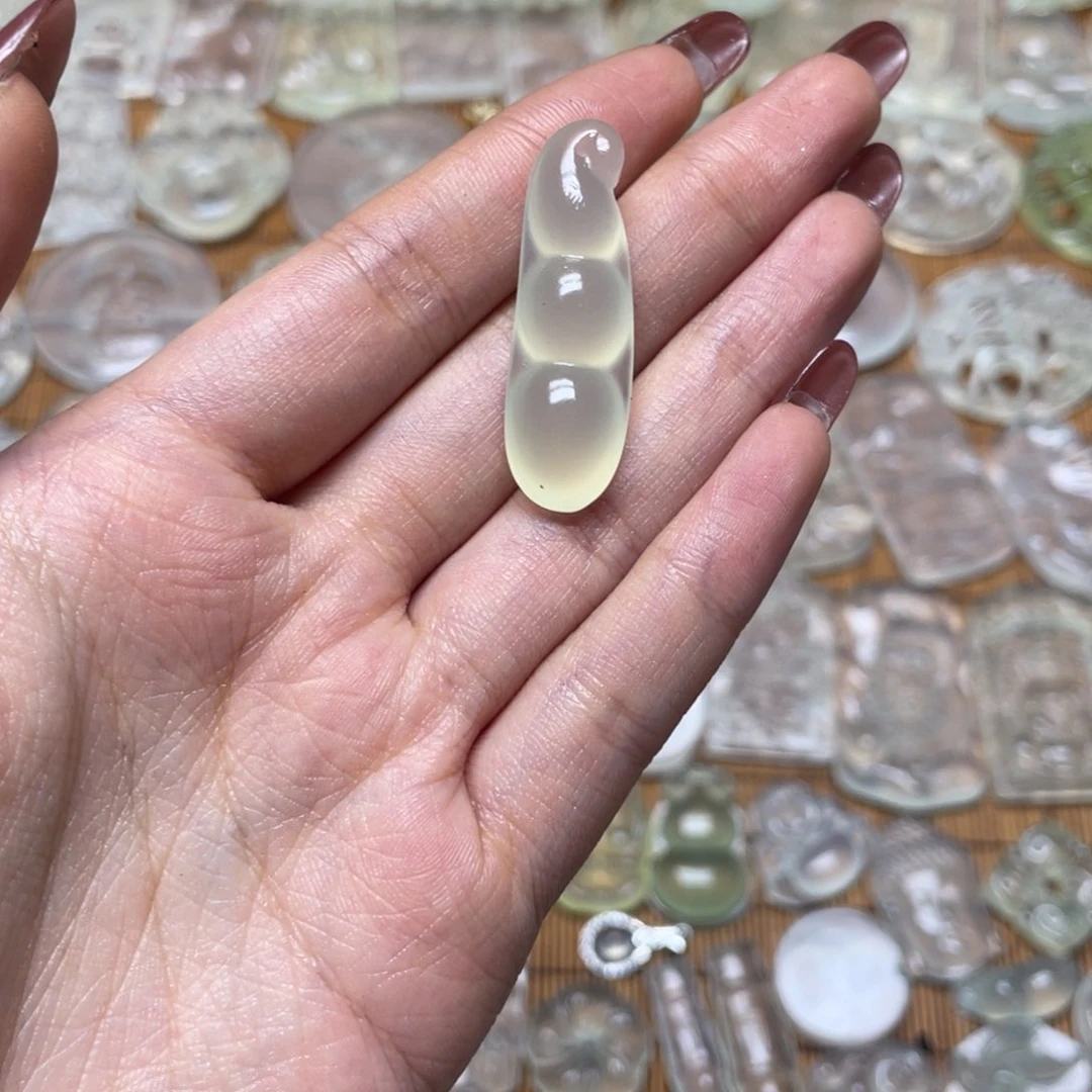 未镶嵌蛇纹石玉颈饰