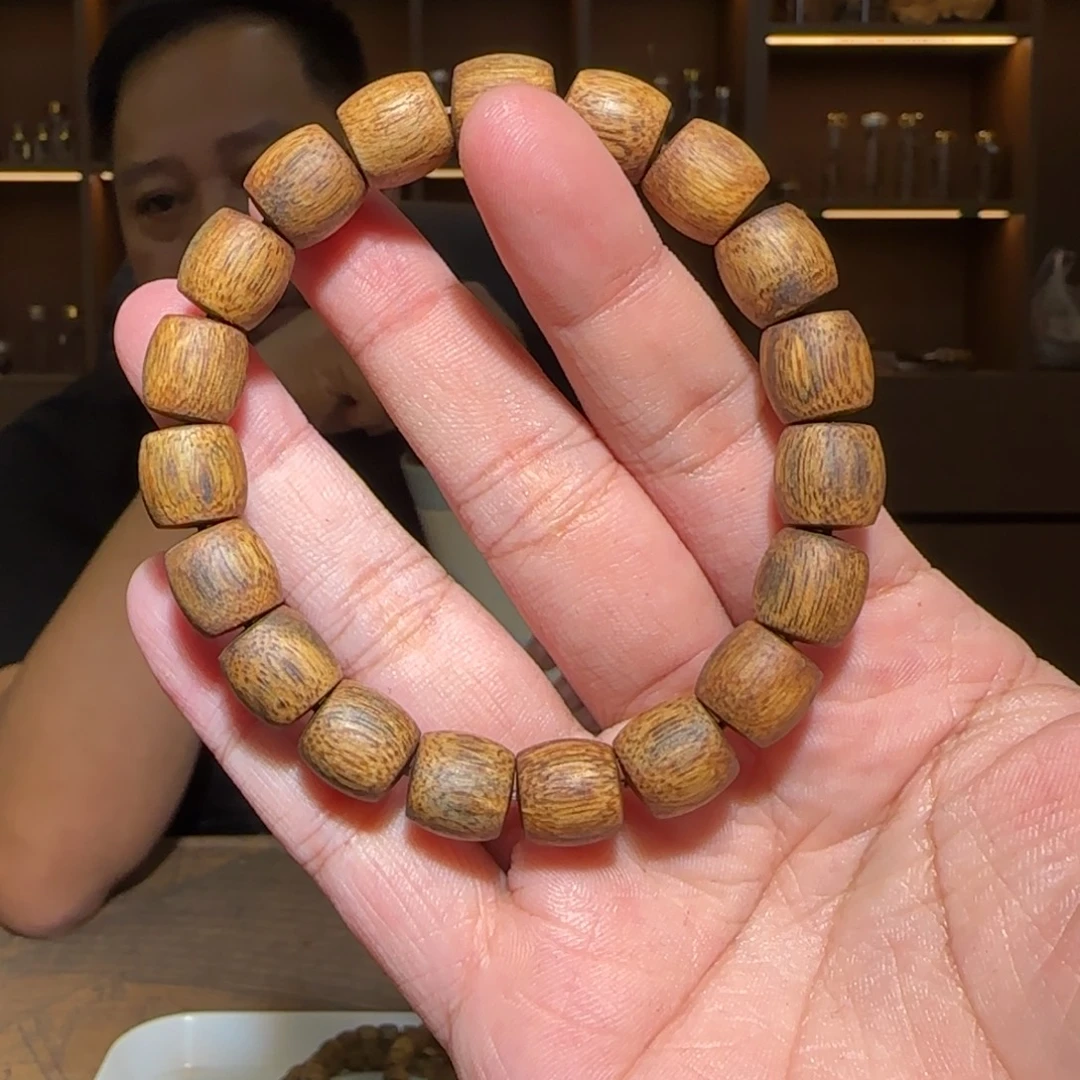 沉香手串单圈白奇鼓珠1.1/10g多样性发一条