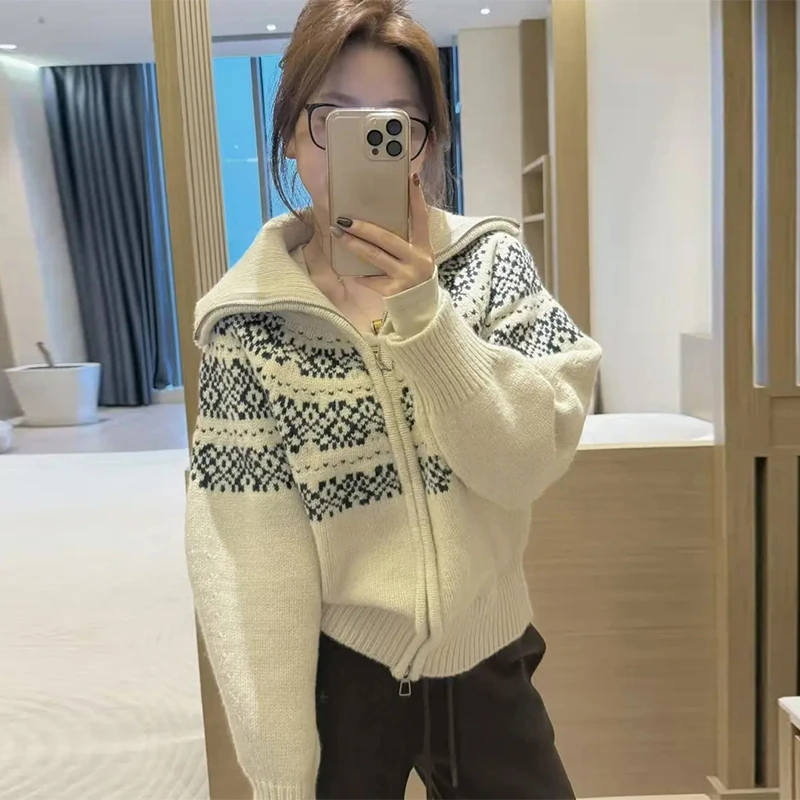 拉链设计感针织拼色外套2025冬季新款温柔风氛围感宽松开衫上衣女