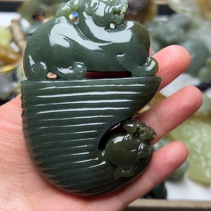 未镶嵌和田玉挂件