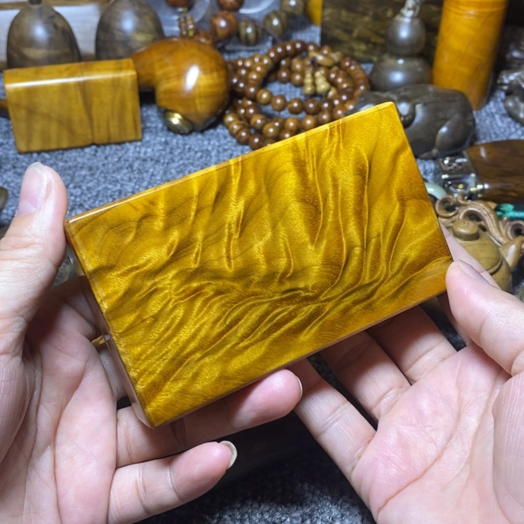 金丝楠龙胆花纹细烟盒