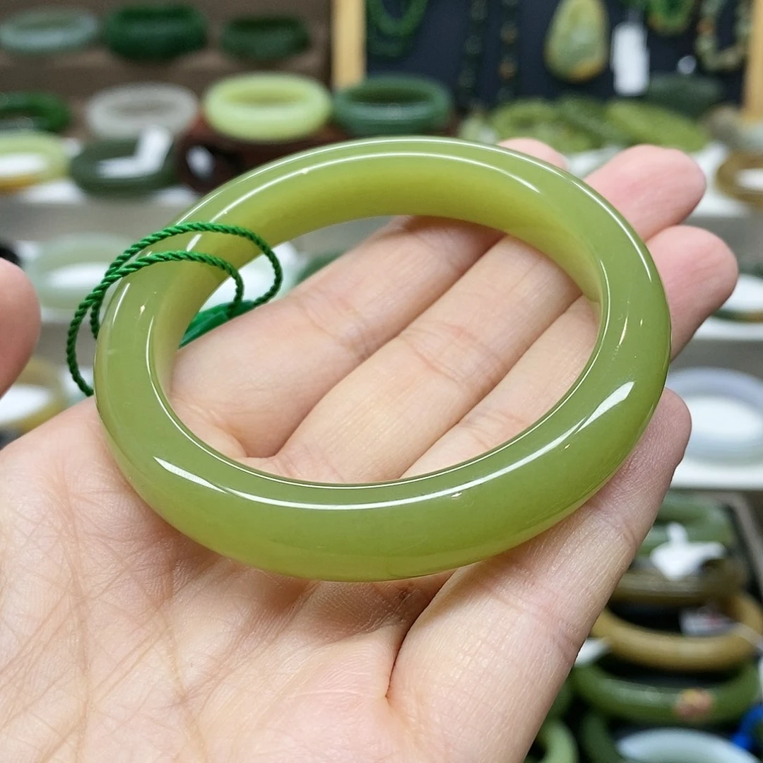 【闪购商品】未镶嵌手镯和田玉猕*桃