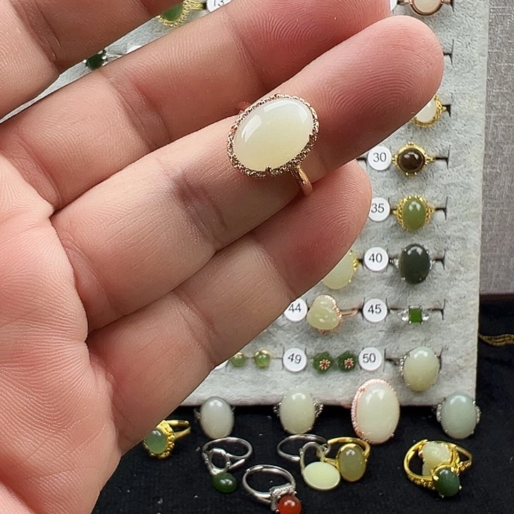 和田玉（青白玉）戒指合金