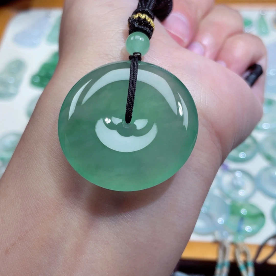 翡翠未镶嵌颈饰扣子