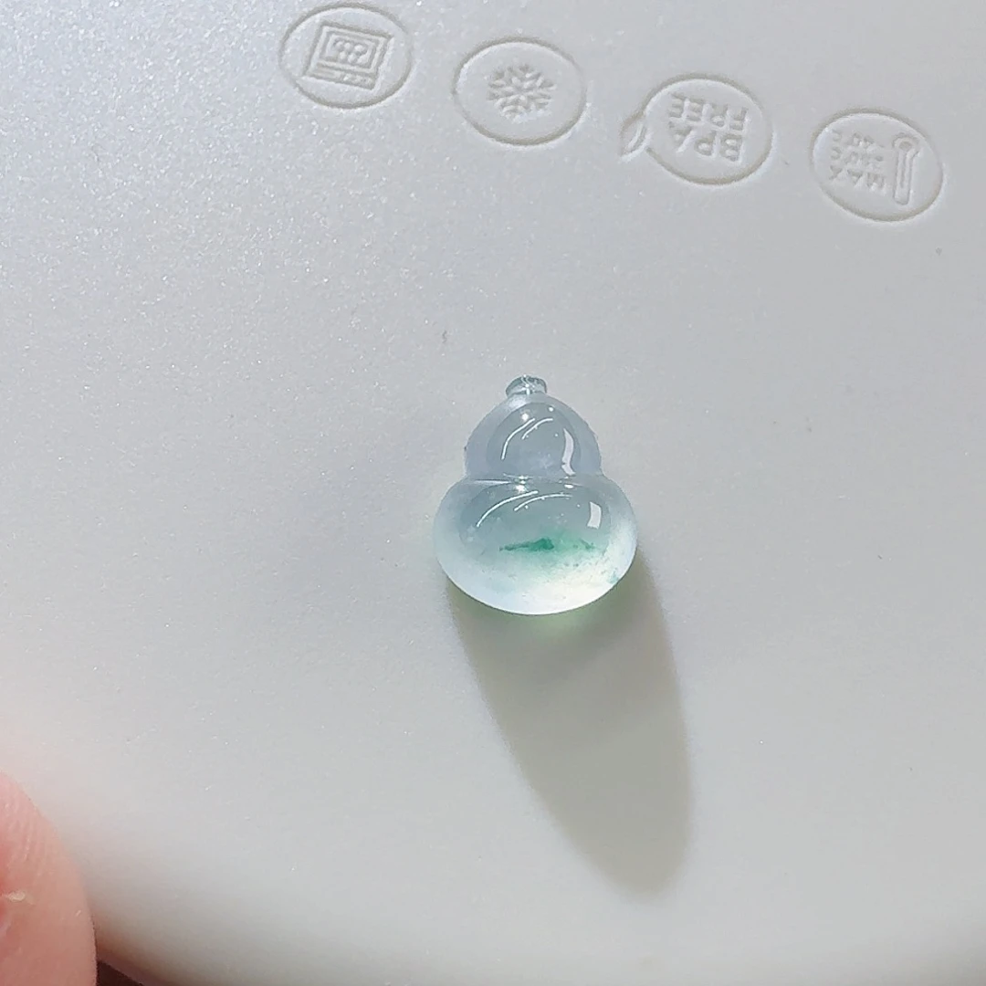 翡翠颈饰未镶嵌裸石