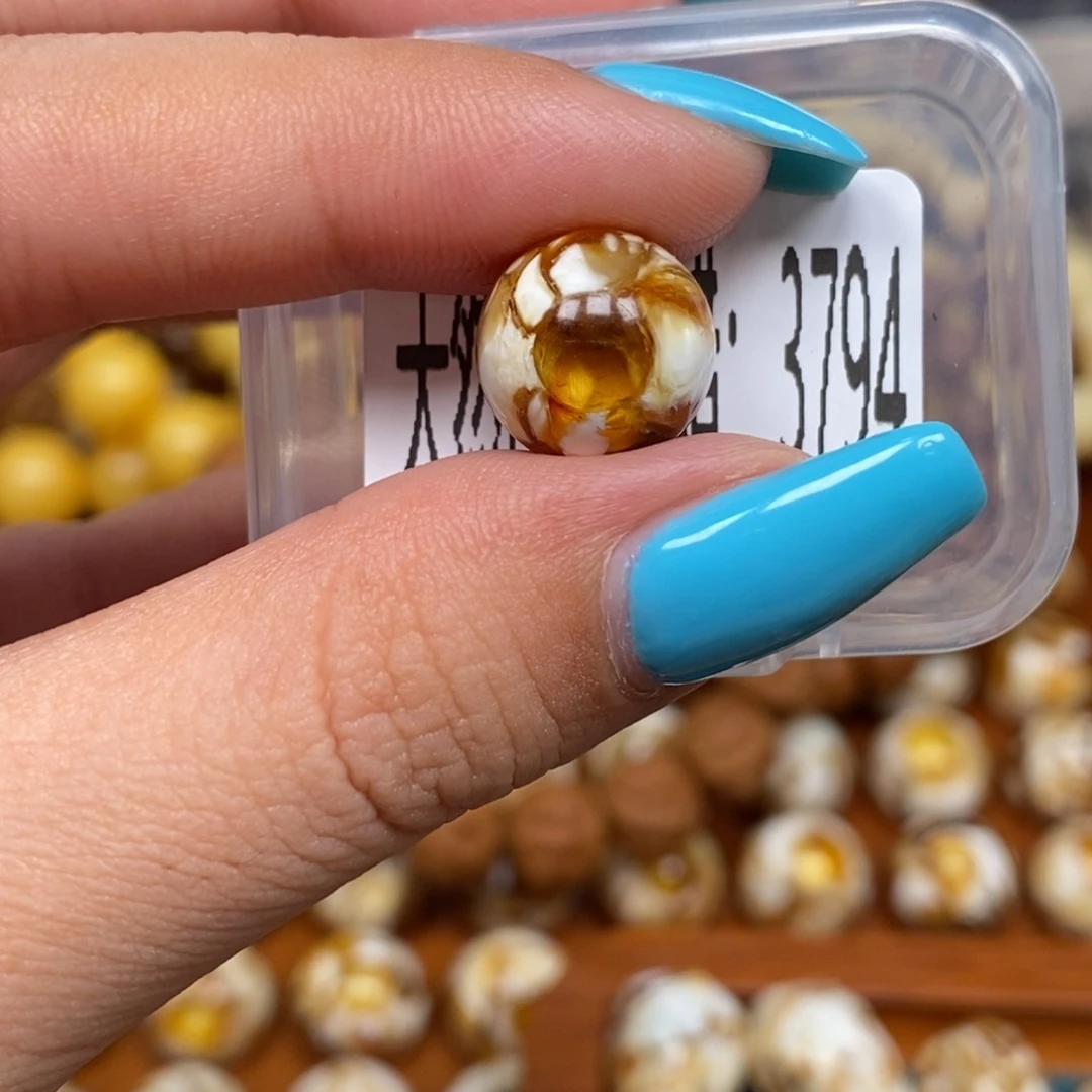 蜜蜡未镶嵌珠宝奇石3794