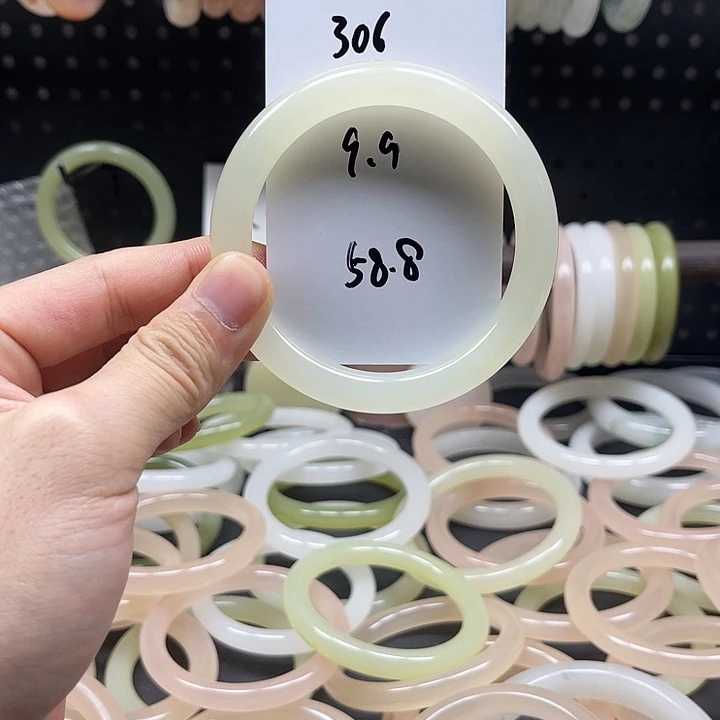 石英质玉未镶嵌手镯306