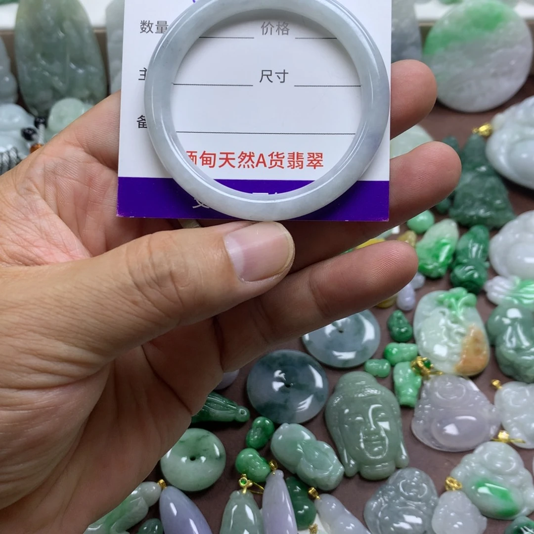 翡翠未镶嵌颈饰缅甸A货翡翠