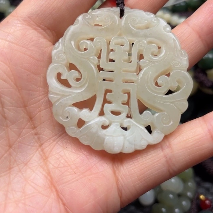 和田玉颈饰未镶嵌