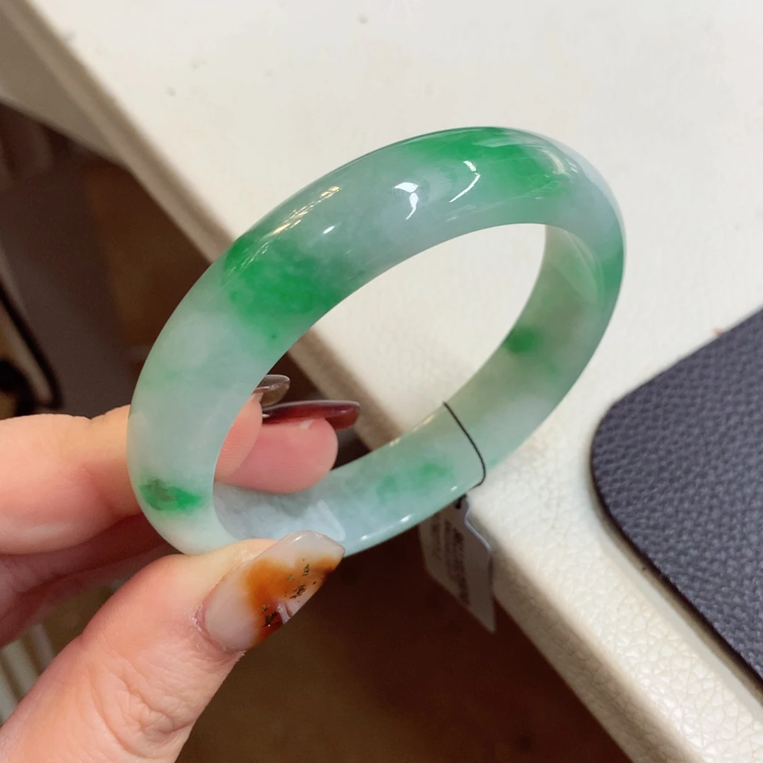 未镶嵌手镯翡翠缅甸