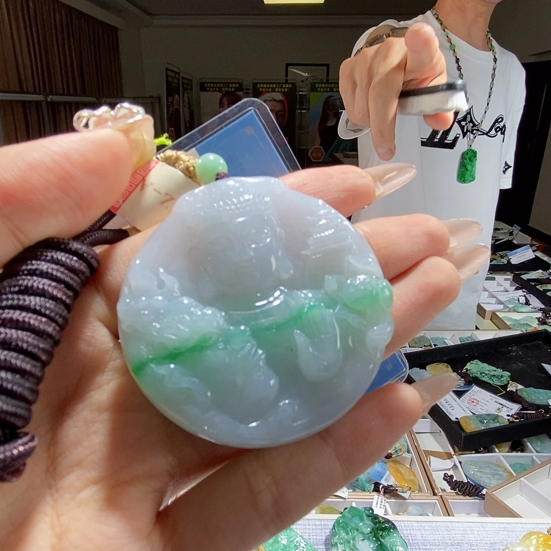 翡翠未镶嵌颈饰我