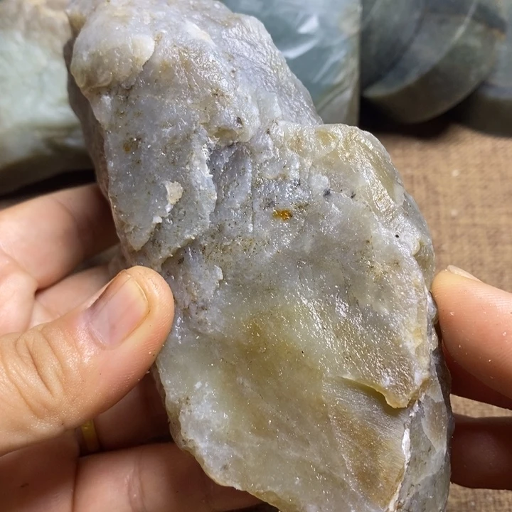 和田玉（糖玉）未镶嵌挂件