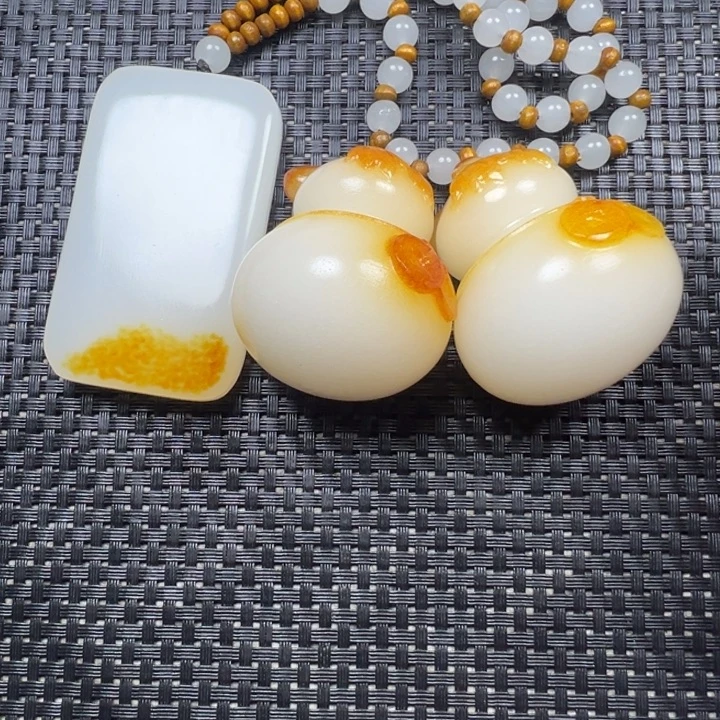 新疆戈壁五彩石金丝