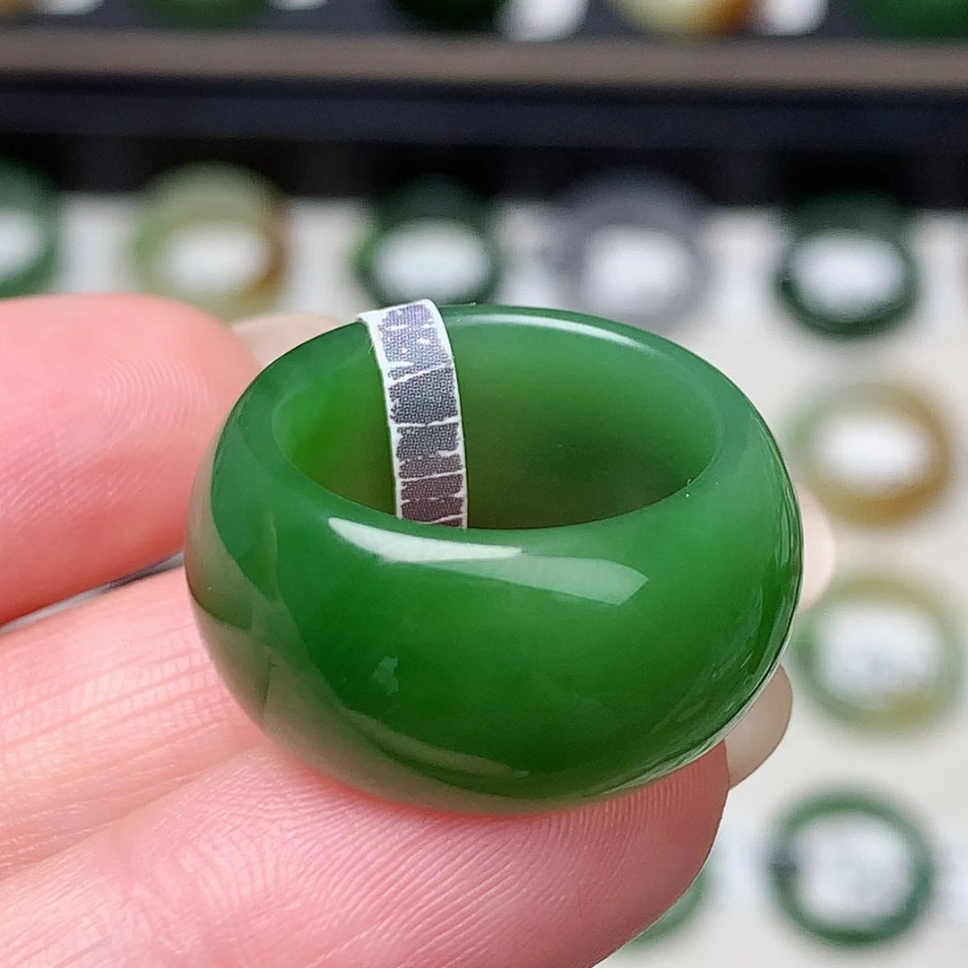 未镶嵌戒指和田玉