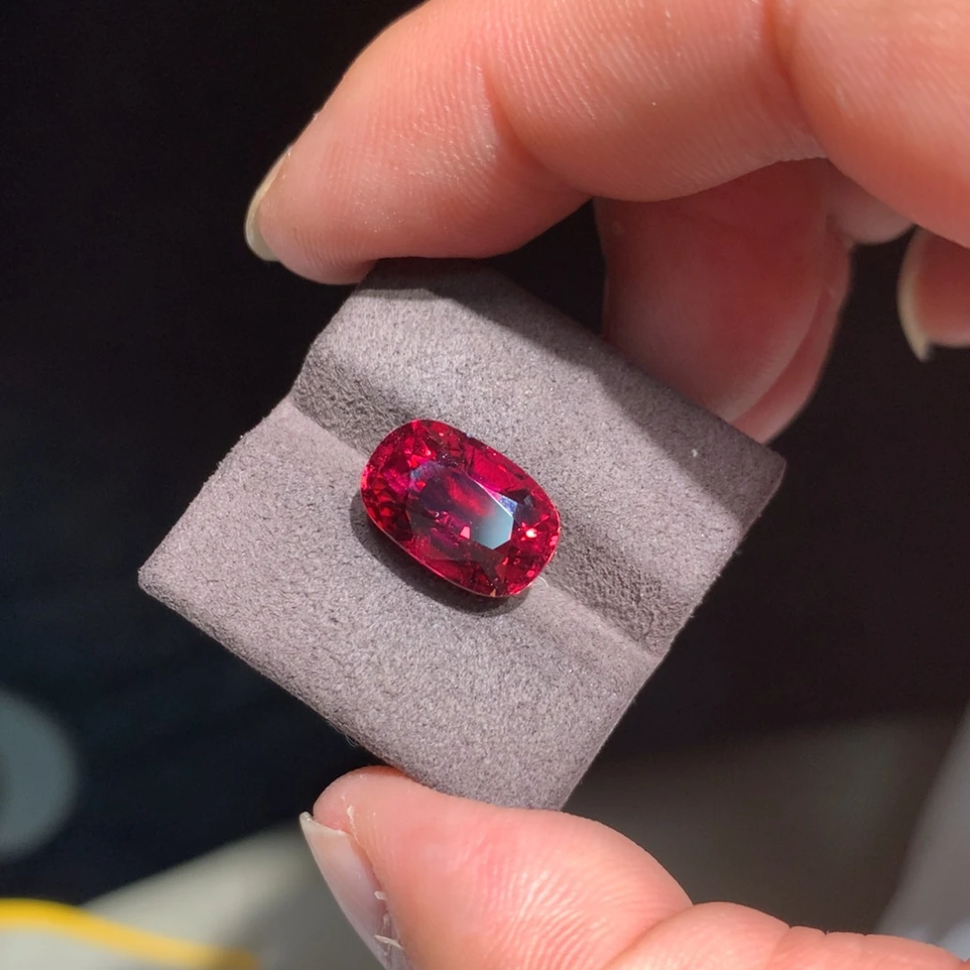 碧玺裸石未镶嵌7.21克拉卢比来