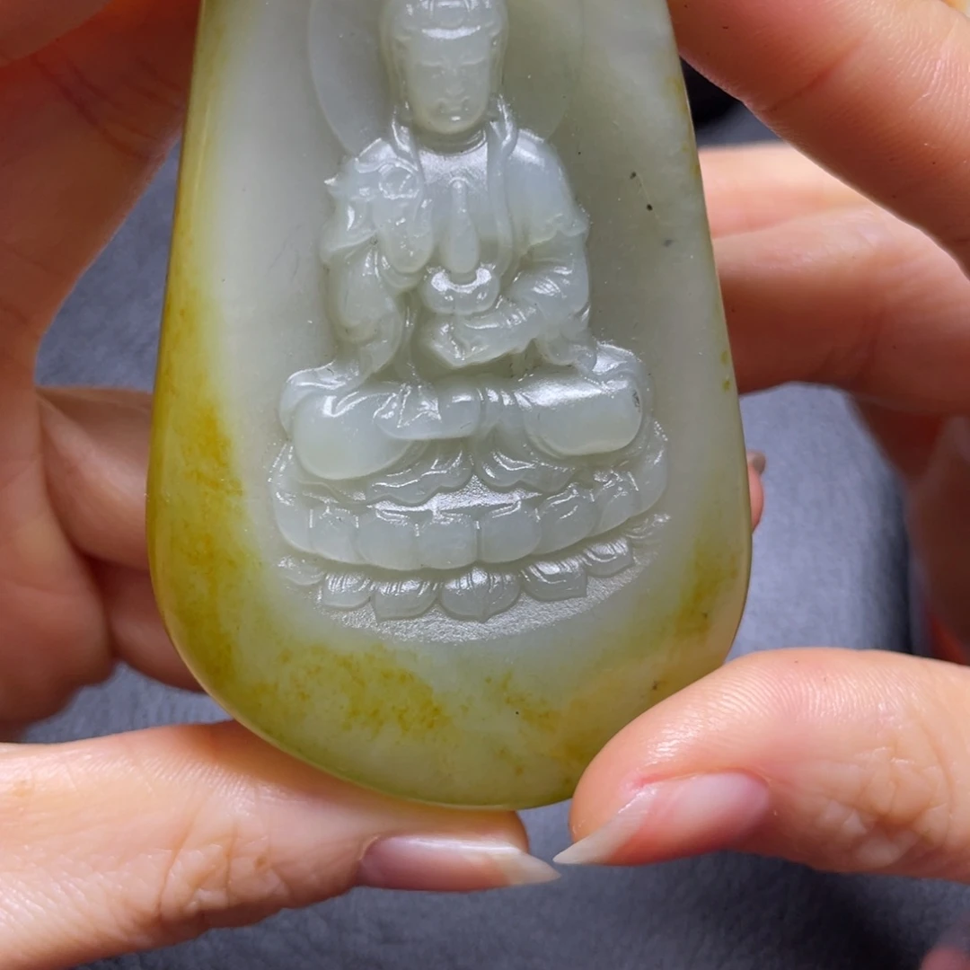 莣***麮和田玉未镶嵌颈饰