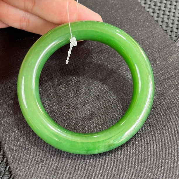 【七号矿粉绿脂粉细料约70克】俄老料碧玉约12*12mm胖圆条手镯