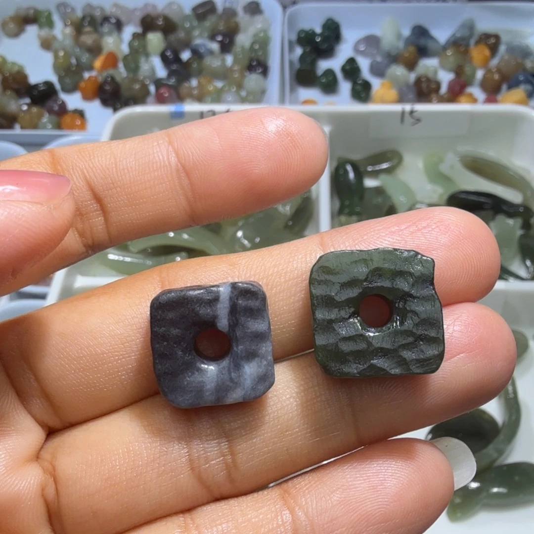 M****和田玉未镶嵌珠宝奇石