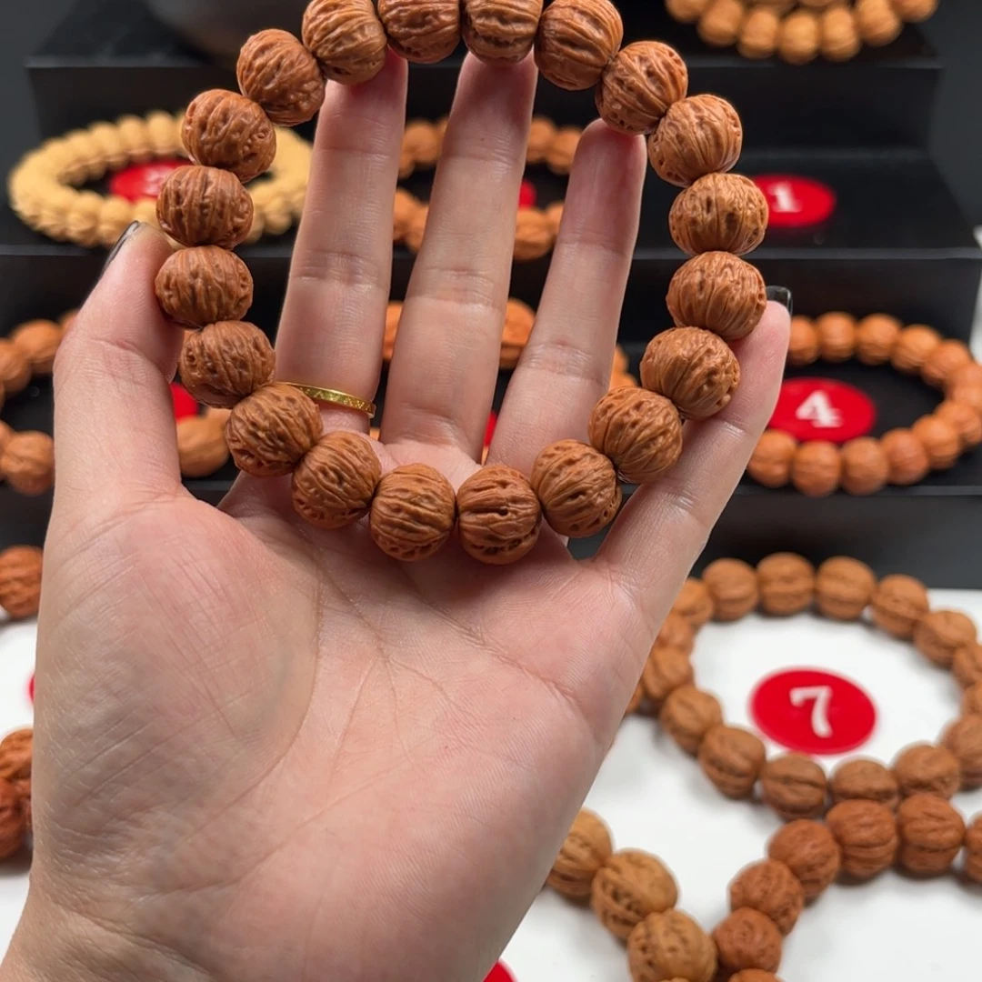 G***i文玩核桃手串小核桃6