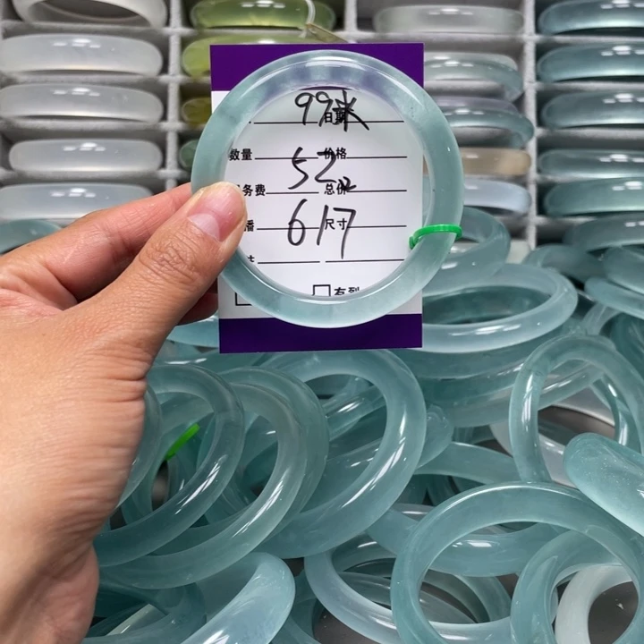 石英质玉手镯未镶嵌未*月