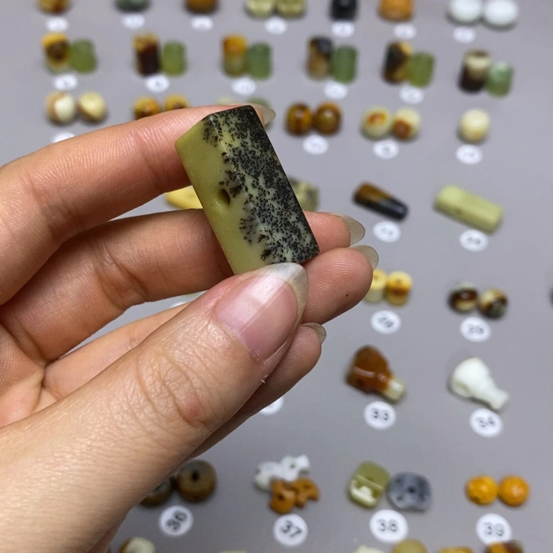 蛇纹石玉配饰合金老*张