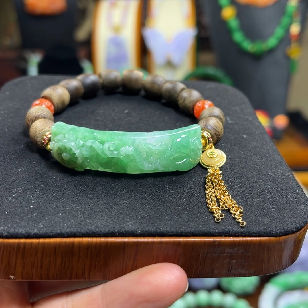 翡翠未镶嵌颈饰天然翡翠手牌