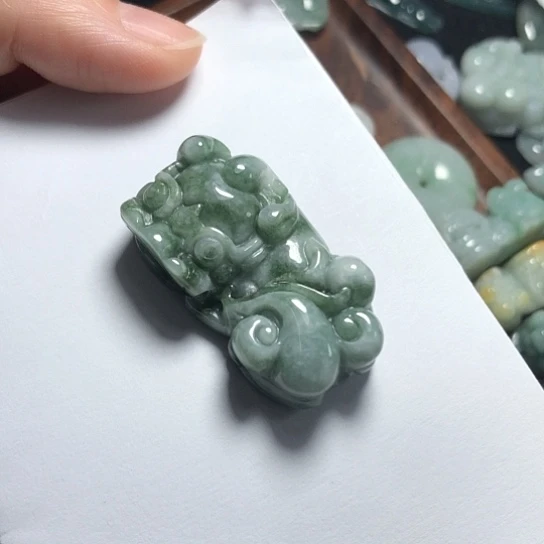 翡翠未镶嵌颈饰缅甸A货，每天下午1点半开播