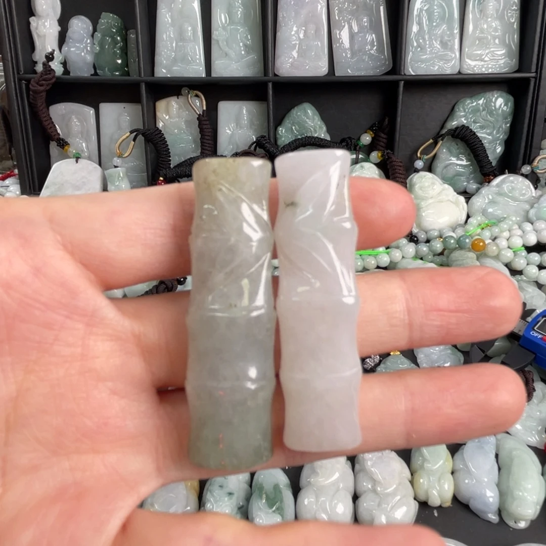 翡翠未镶嵌吊坠(不含链)瑕疵