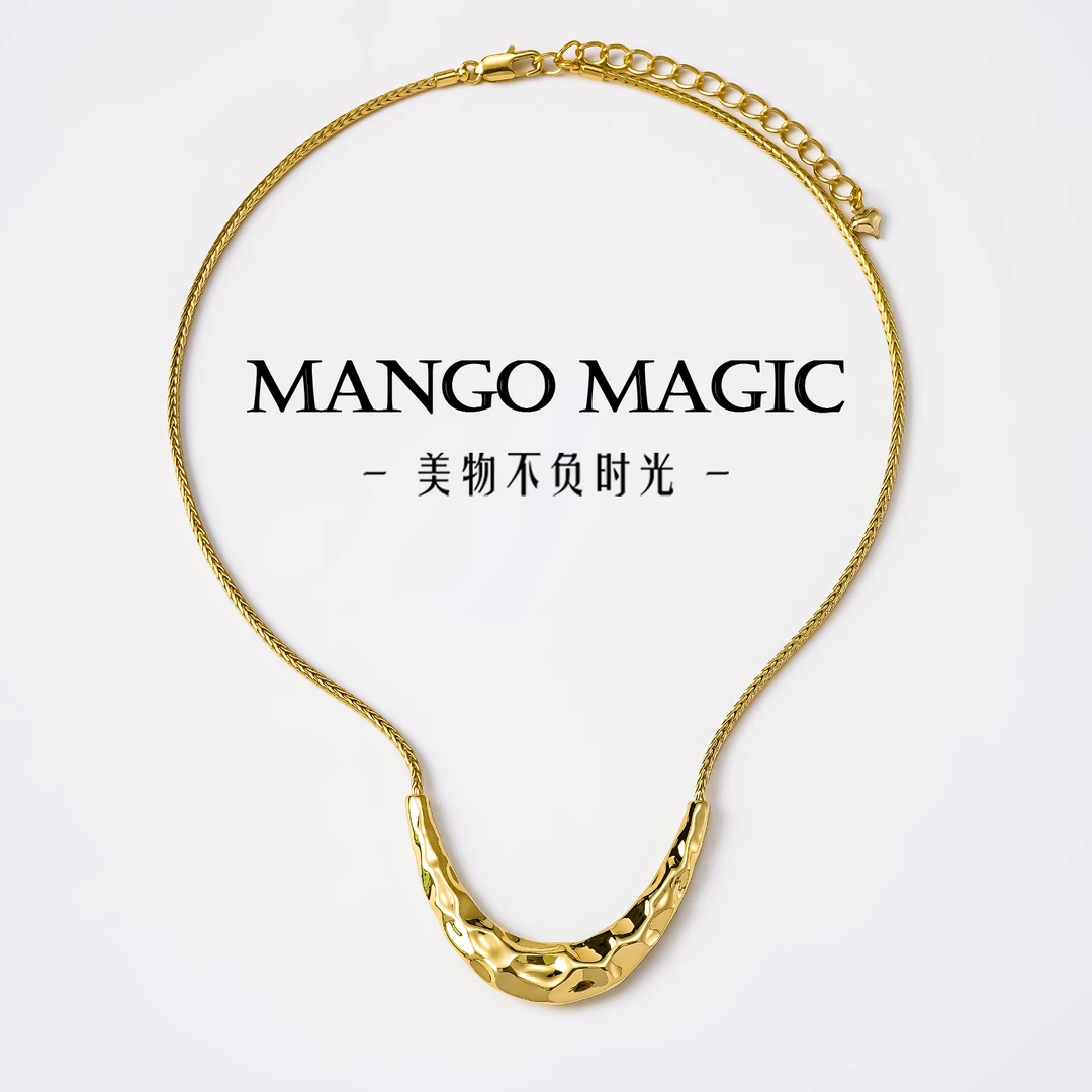 铜合金项链 法式轻奢高级时尚松弛气质金色熔岩造型吊坠项链 9951