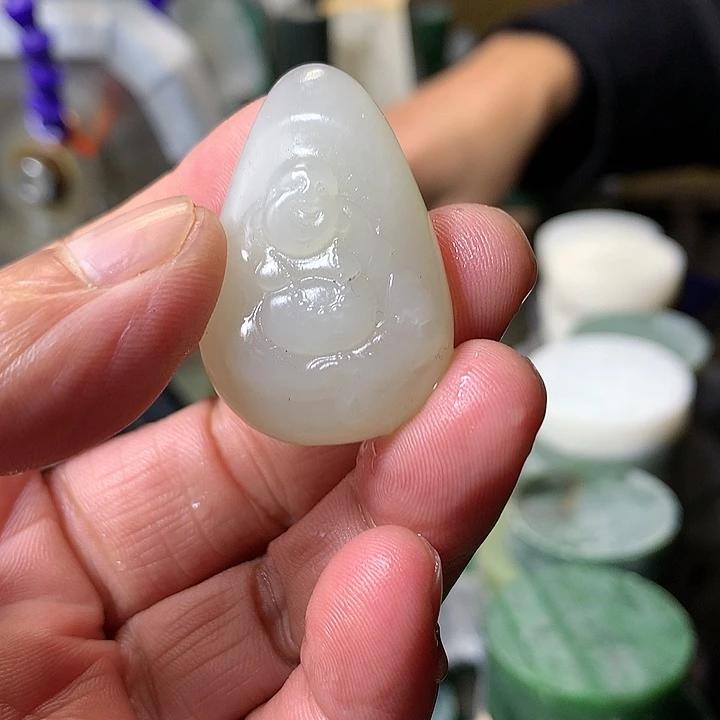 颈饰未镶嵌和田玉（糖玉）