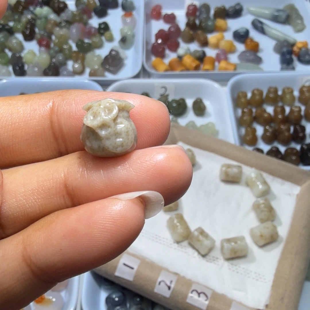 和田玉未镶嵌珠宝奇石