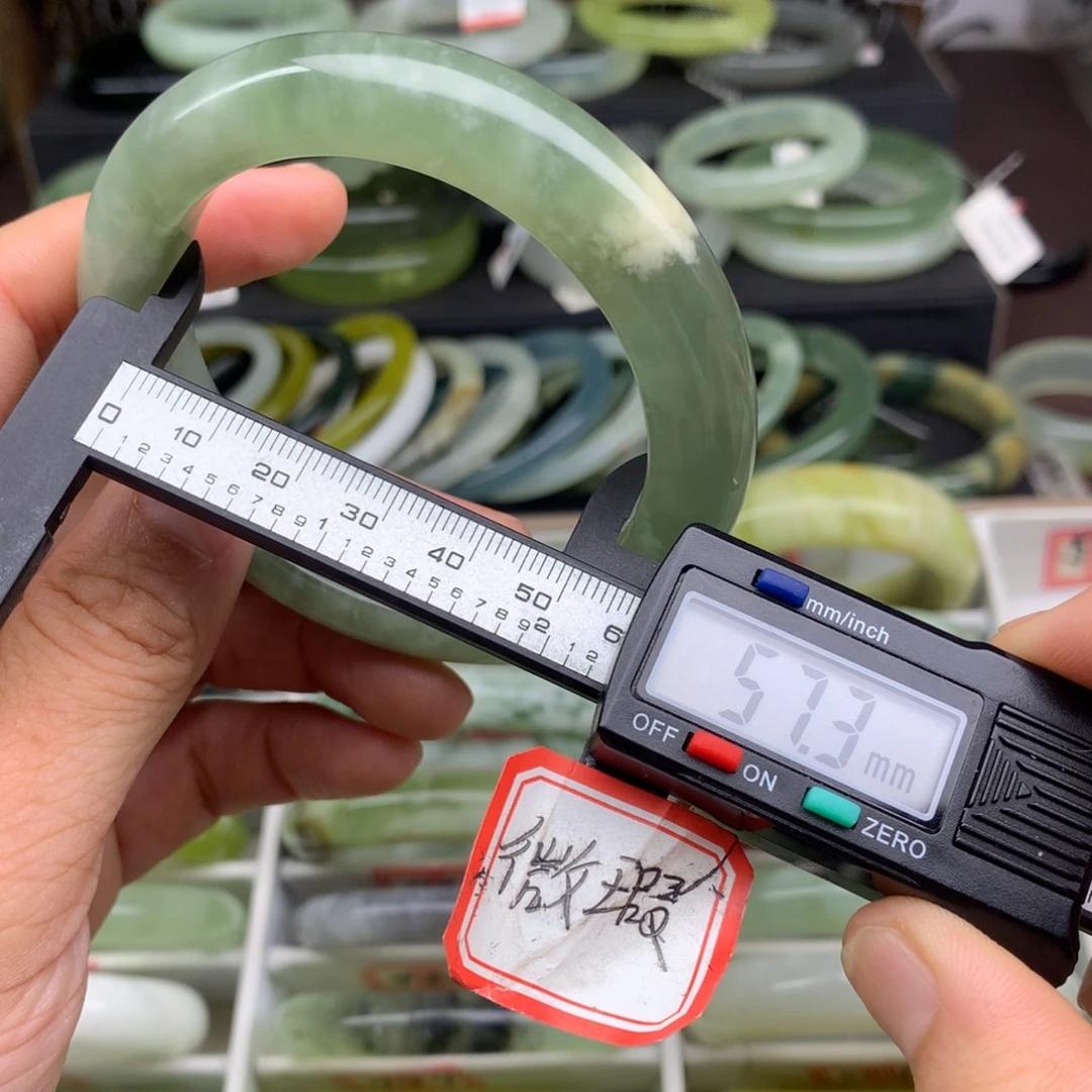 蛇纹石玉未镶嵌手镯520