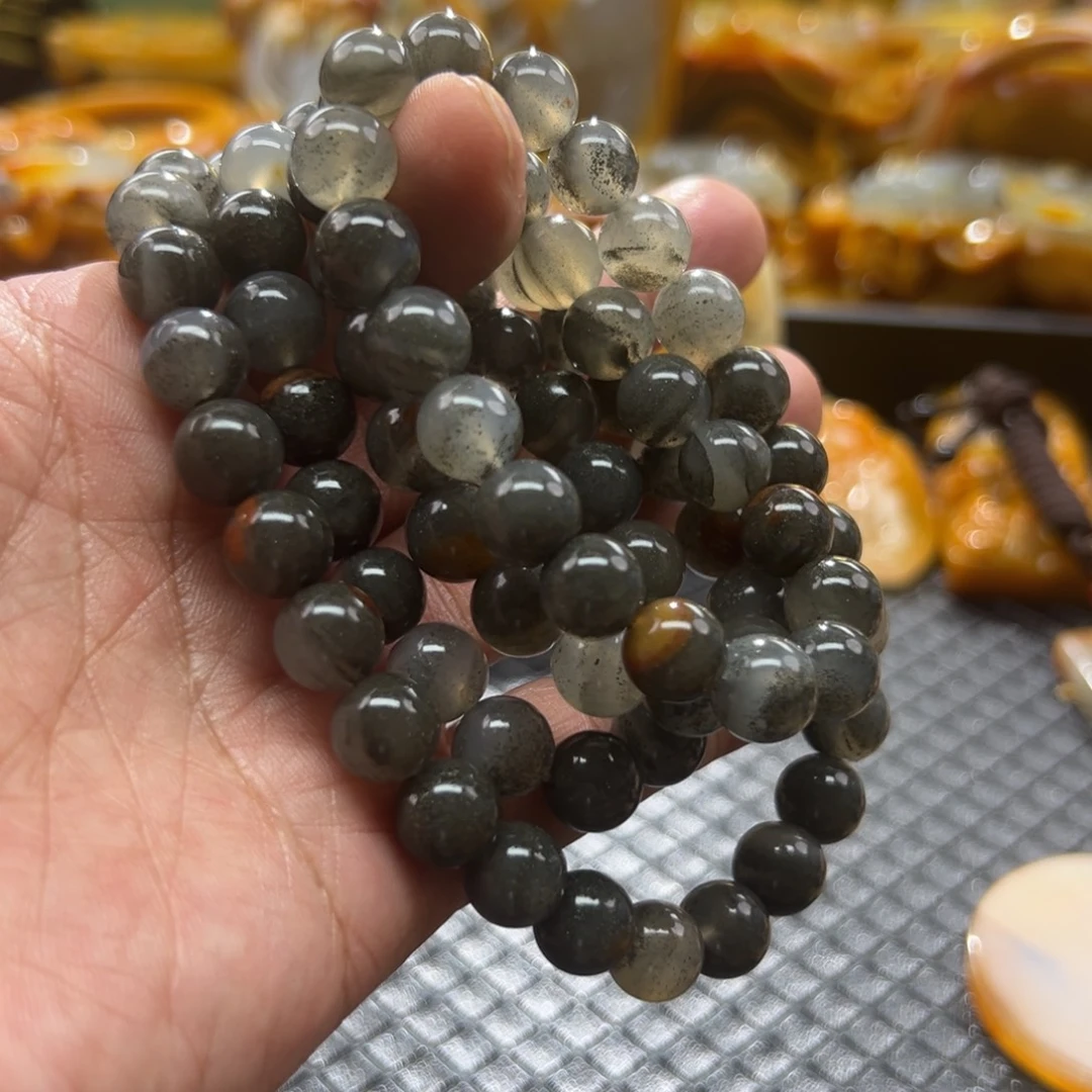 石英质玉未镶嵌颈饰