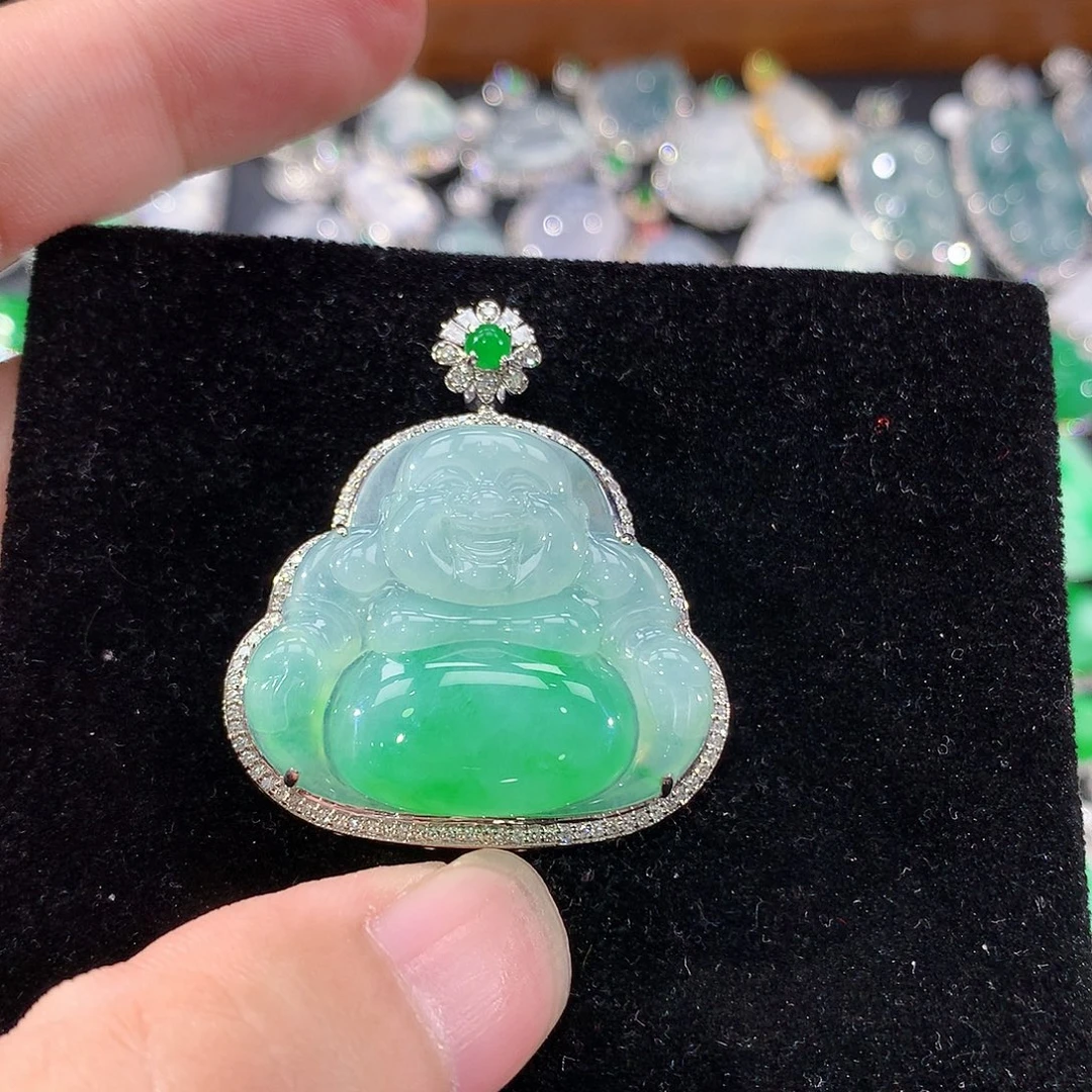 翡翠18K金镶嵌颈饰