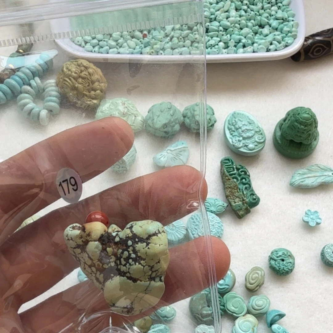 六***顺未镶嵌南红玛瑙珠宝奇石