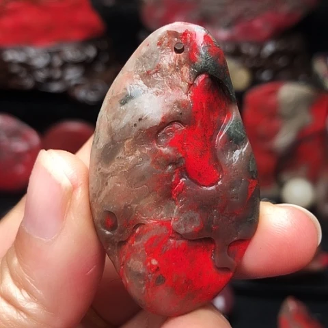 昌化鸡血石昌化鸡血石原石挂件