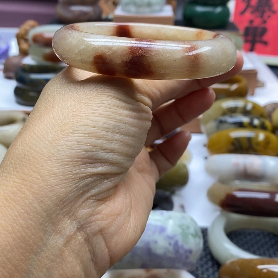 石英岩玉手镯未镶嵌