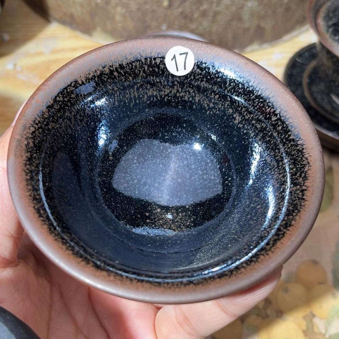 茶盏义兴龙窑坚持真柴烧