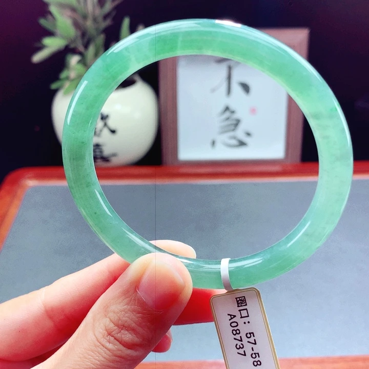 翡翠未镶嵌手镯圆镯