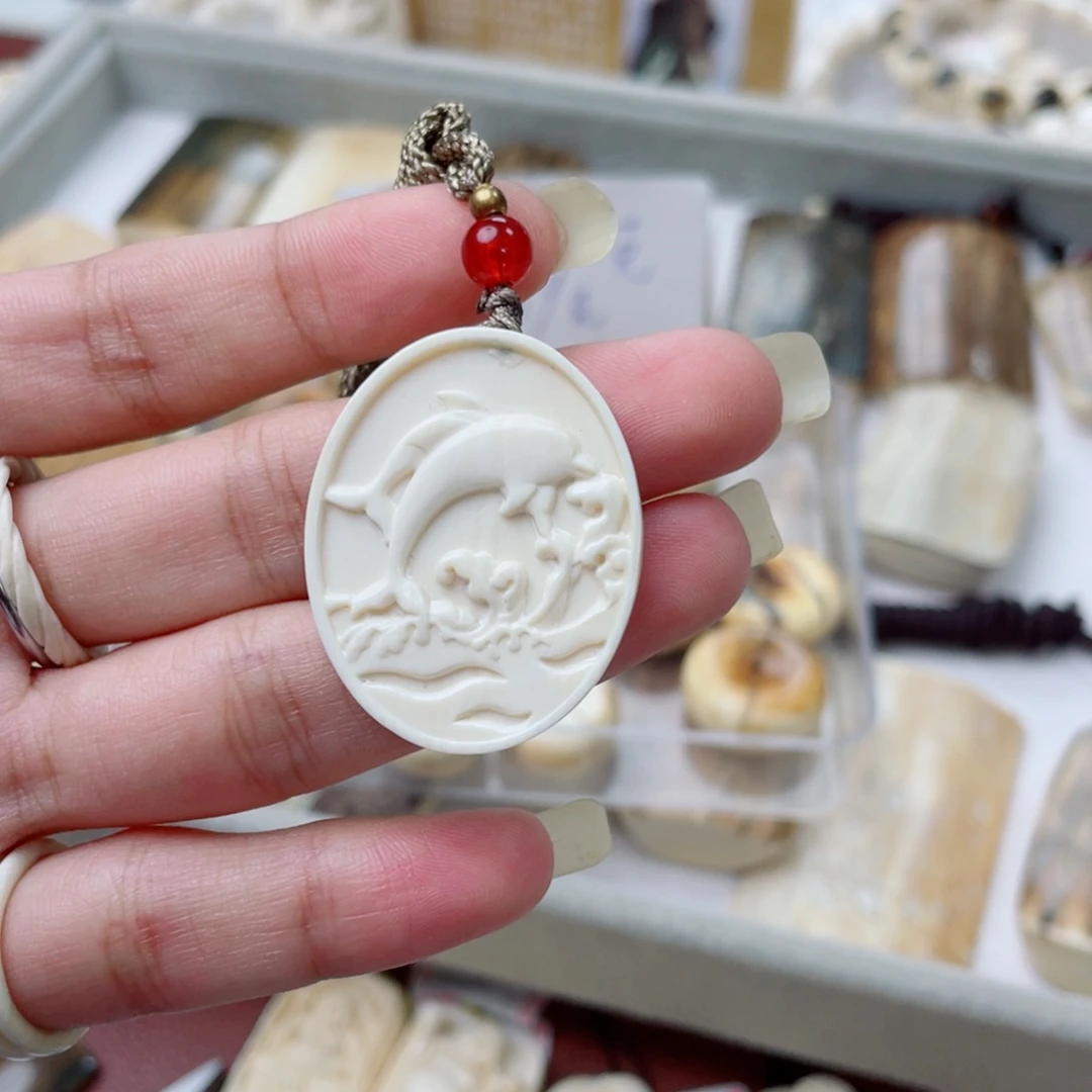 吊坠柏香籽/百香籽猛犸牙海豚吊坠