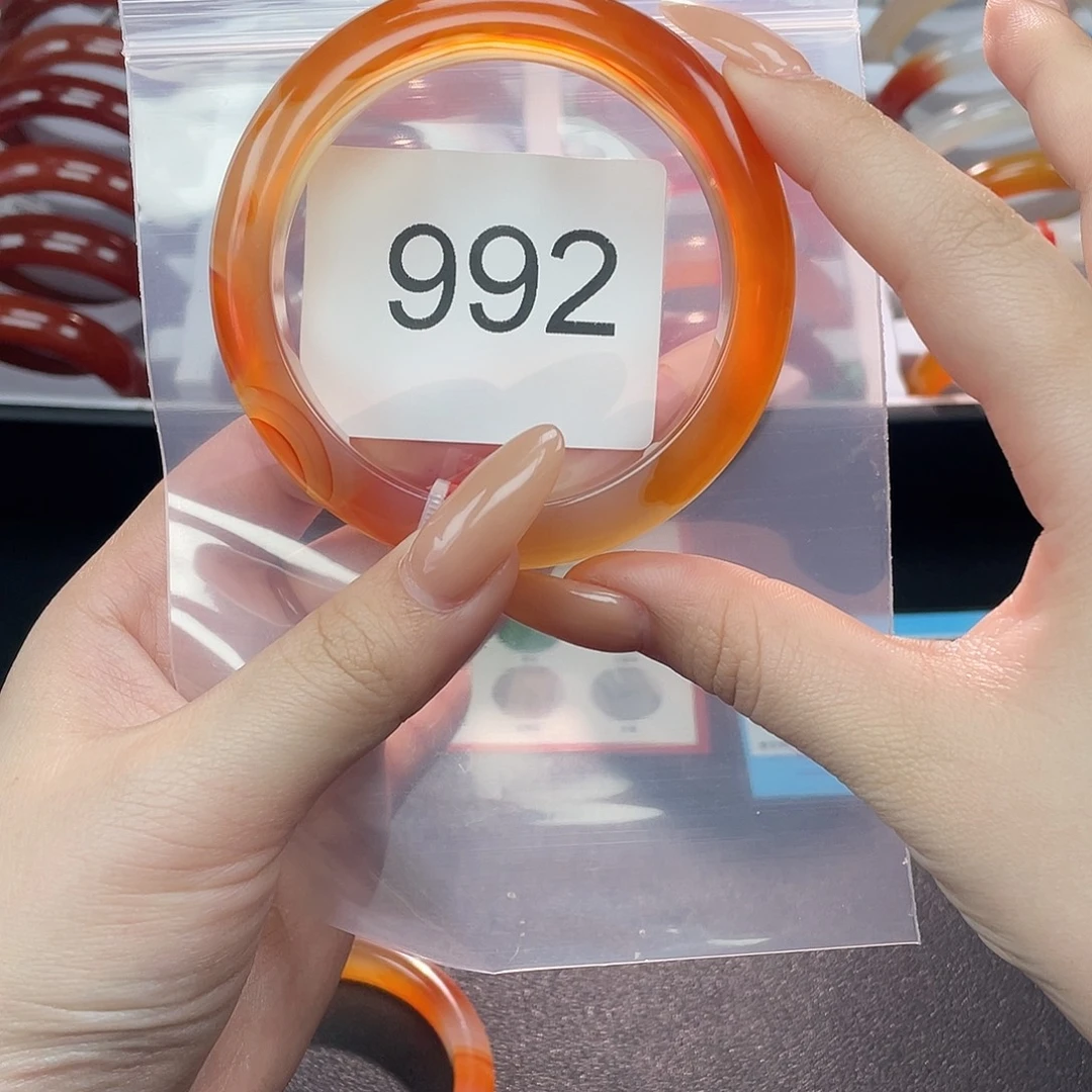 天***朗玛瑙/玉髓未镶嵌手镯59-C992