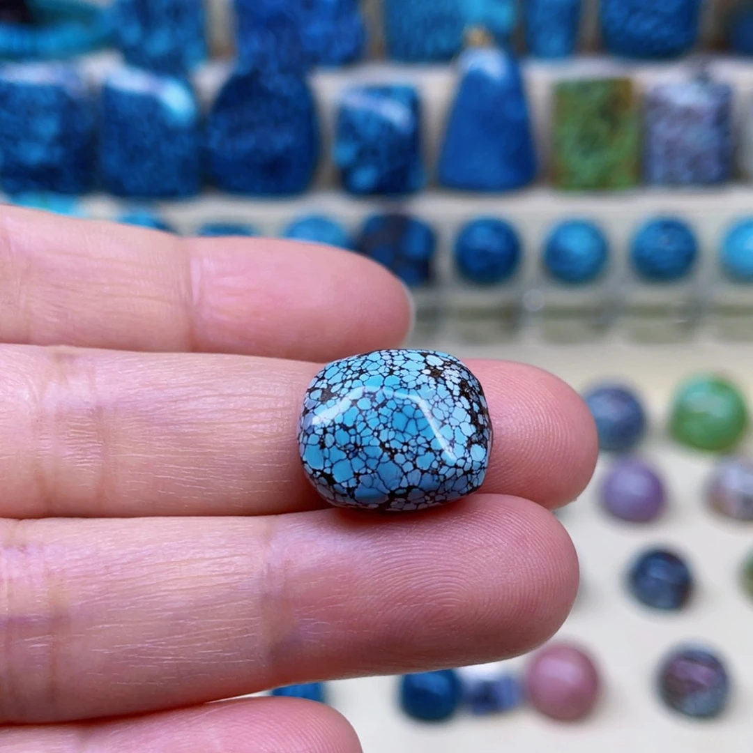 未镶嵌绿松石颈饰