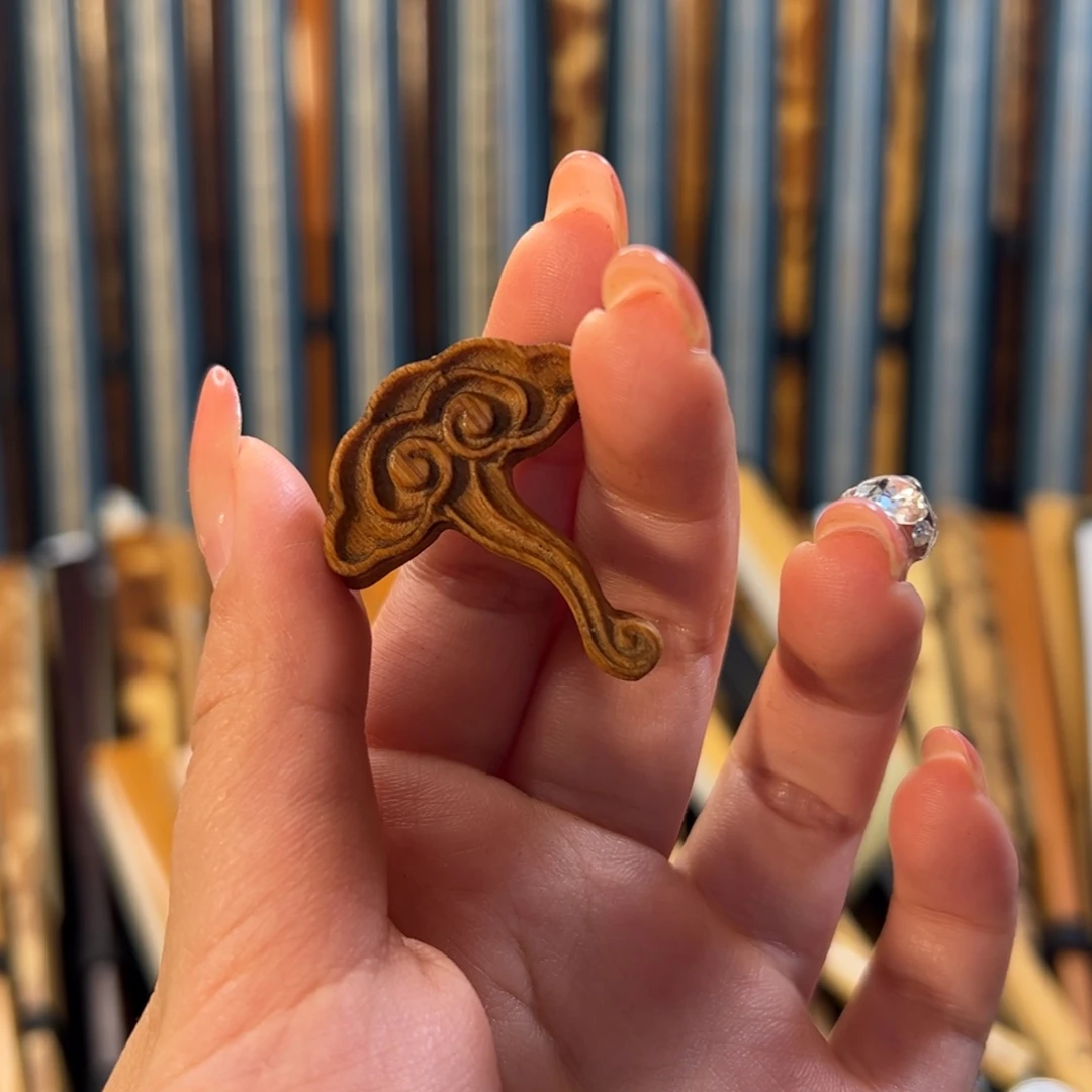 涛****扇子灵芝竹子雕刻