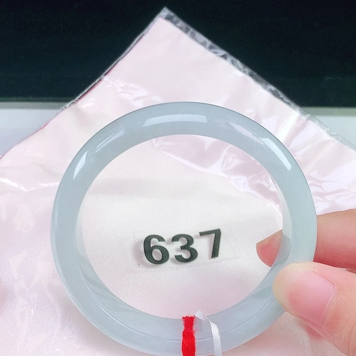 翡翠未镶嵌手镯（圆镯）57