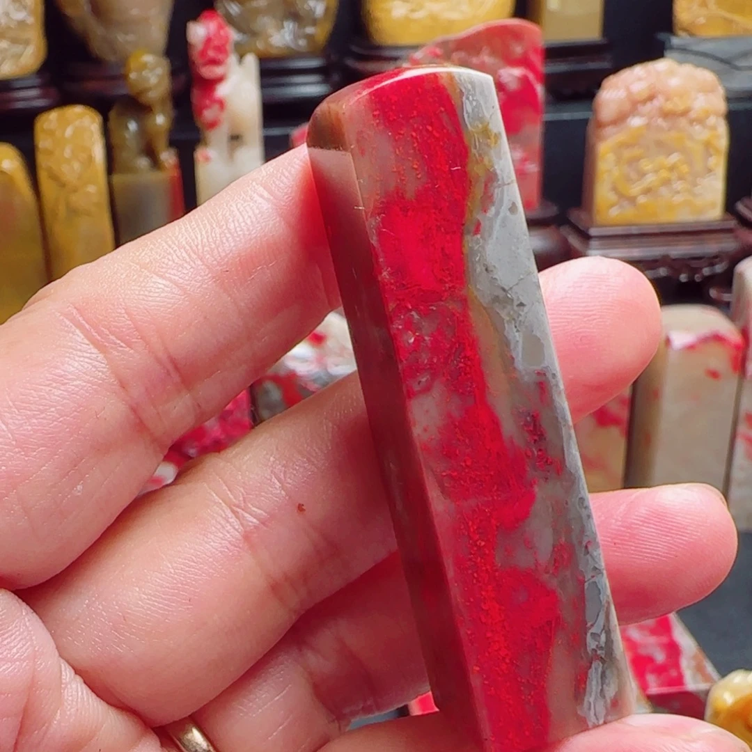 昌化石昌化鸡血石