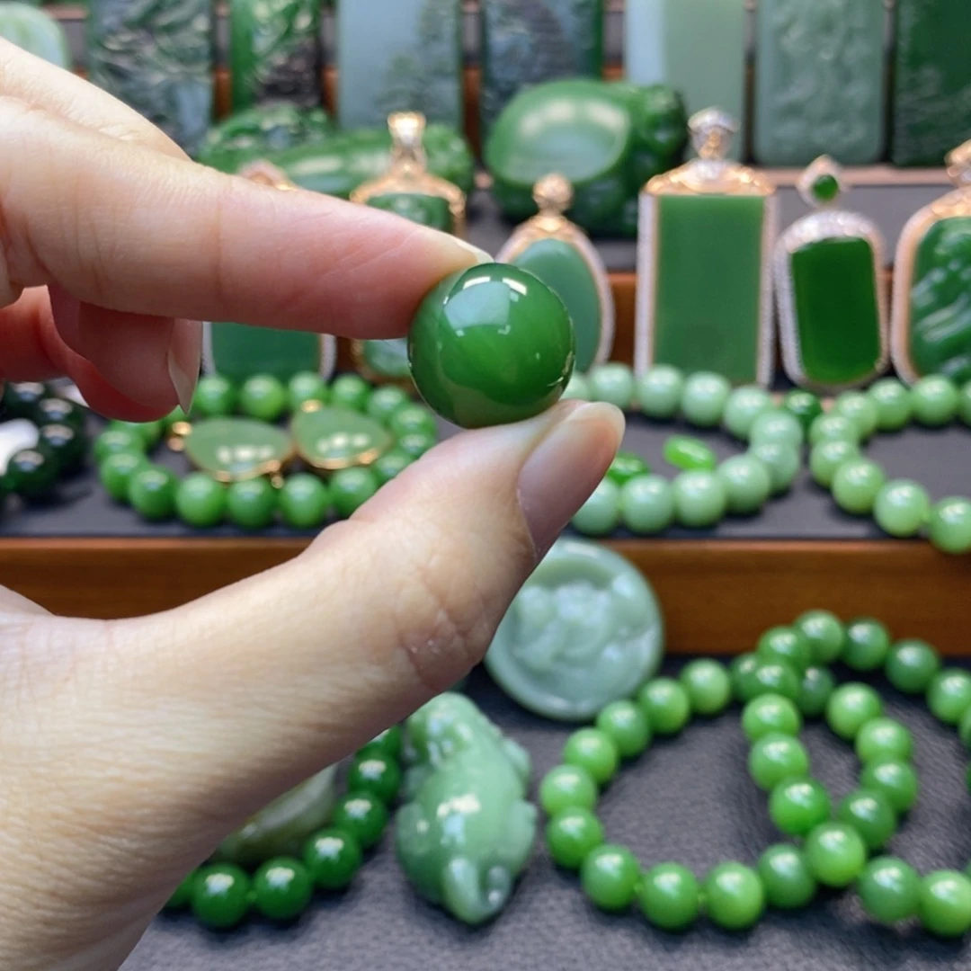 颈饰未镶嵌和田玉（碧玉）卡16单珠