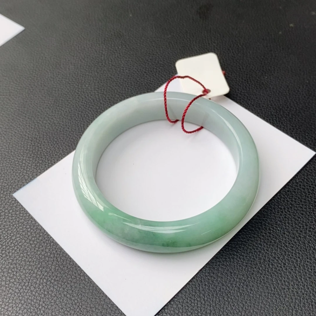 翡翠手镯未镶嵌天然翡翠手镯