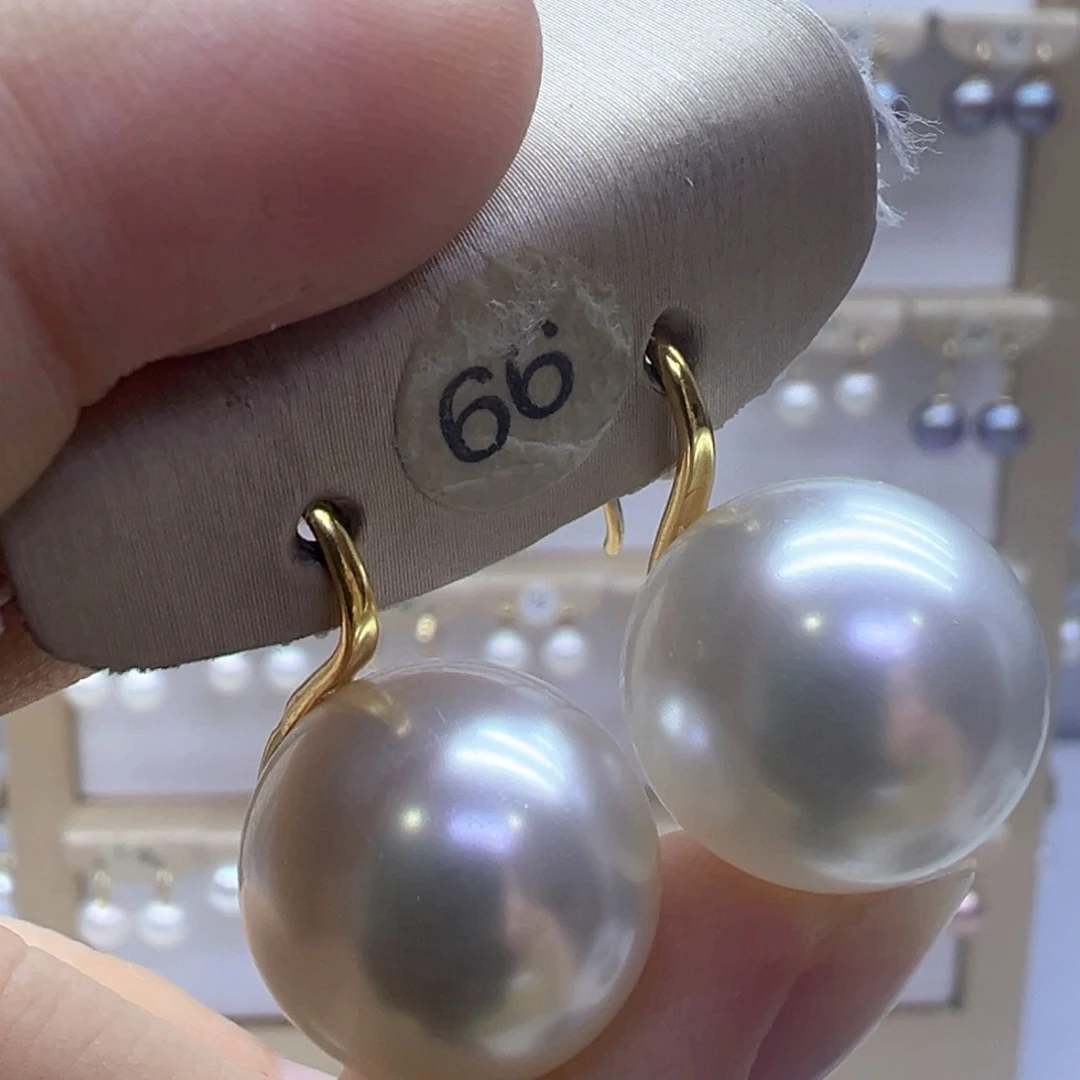 18K金镶嵌淡水珍珠耳饰