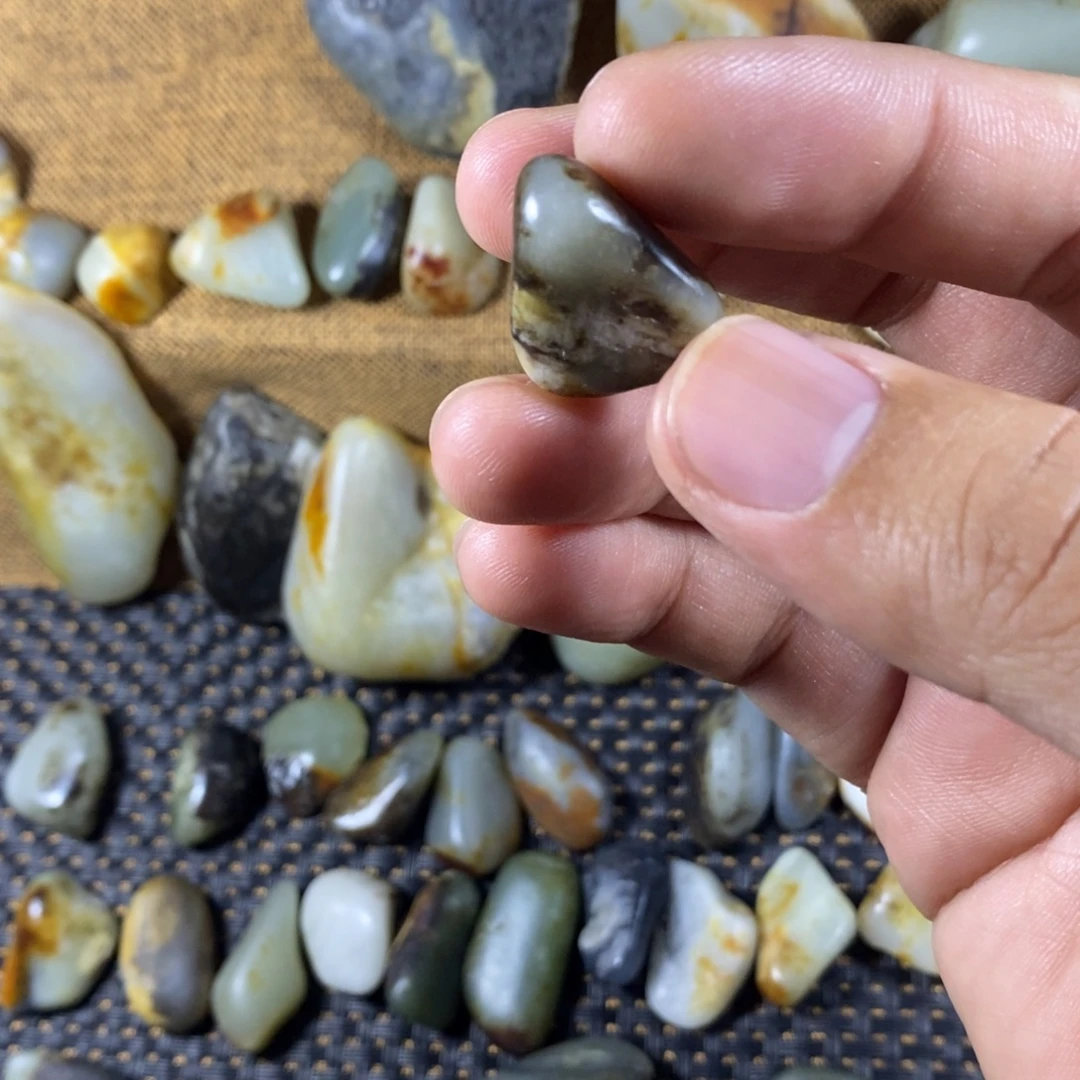 静***和田玉（糖玉）未镶嵌挂件